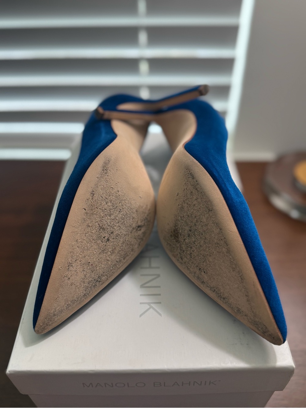 Manolo Blahnik Deep Blue Velvet Pointed Pump - Picture 4 of 6